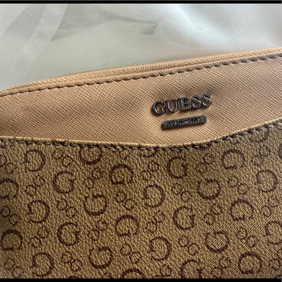 Spacious Guess Wallet - Picture 9 of 10